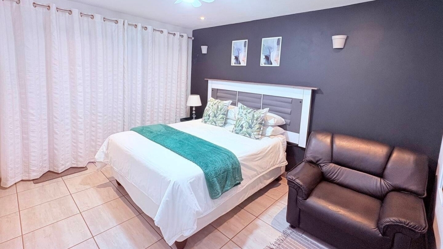 5 Bedroom Property for Sale in Reebok Western Cape